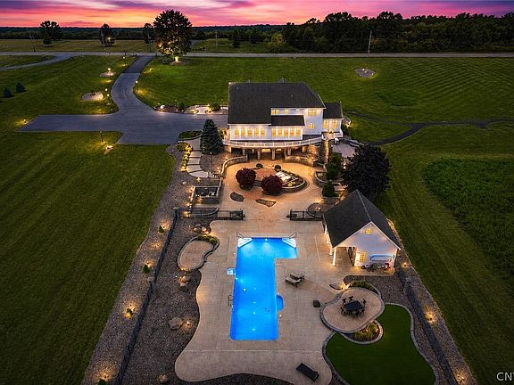 3rd image of 9328 Caughdenoy Rd