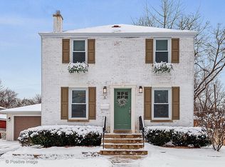 6 Iroquois Dr, Clarendon Hills, IL 60514