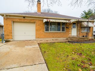 682 Summit St, Elgin, IL 60120