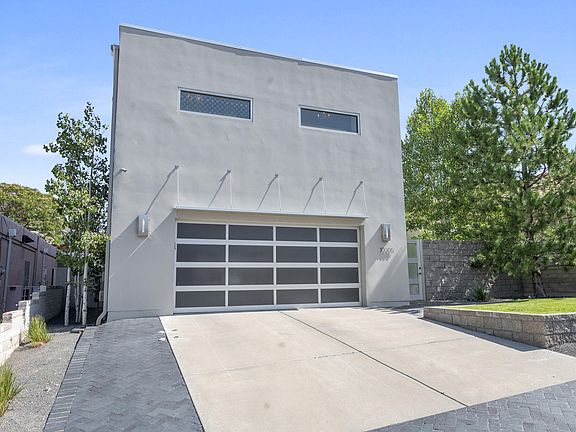 2nd image of 10005 Wellington NE