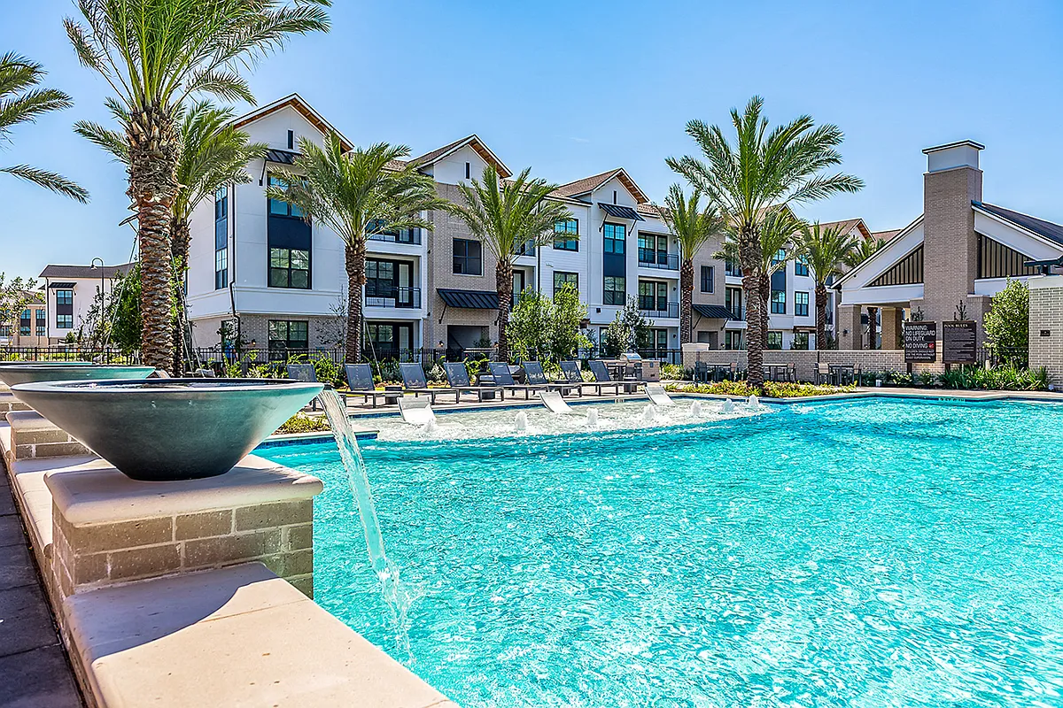 Building Photo - Alys Crossing Apartments