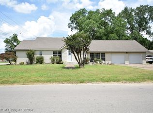 428 N Elm St, Sallisaw, OK 74955
