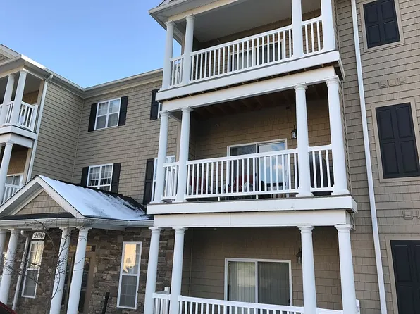 2123 Suncrest Vlg, Morgantown, WV 26505