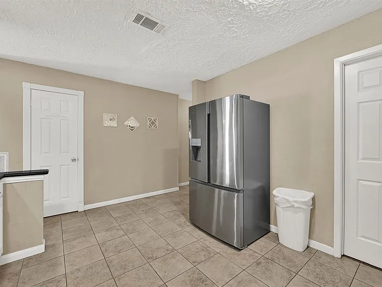 14102 Sylvia Dr — Photo 23