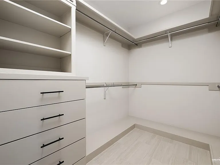 225 Canary Ave — Photo 17