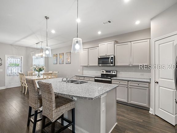5th image of 101 Hillcrest Way
