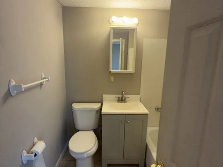 10805 Bennington Ave — Photo 14