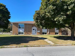 2 Village Dr #6, Belleville, ON K8P 4J8