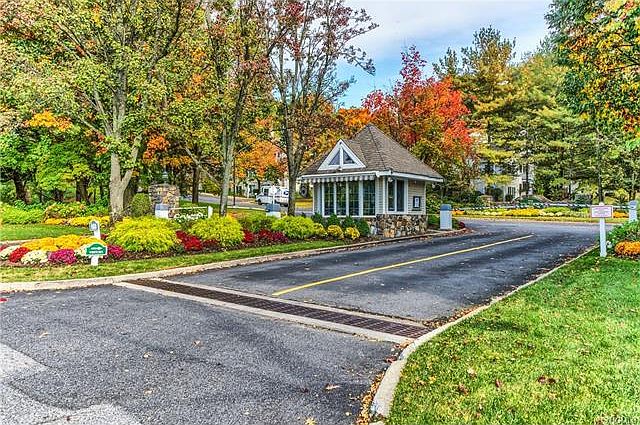 1st image of 22 Tall Tulip Ln