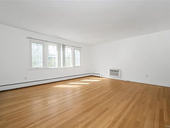 4th image of 374 Columbus Ave