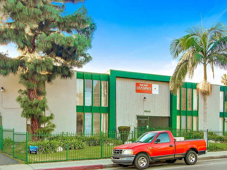Sepulveda Manhattan Apartments — Photo 13