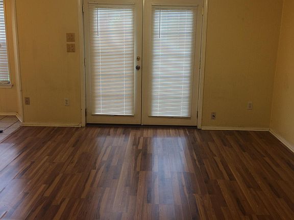 3rd image of 2436 Oxford Pl