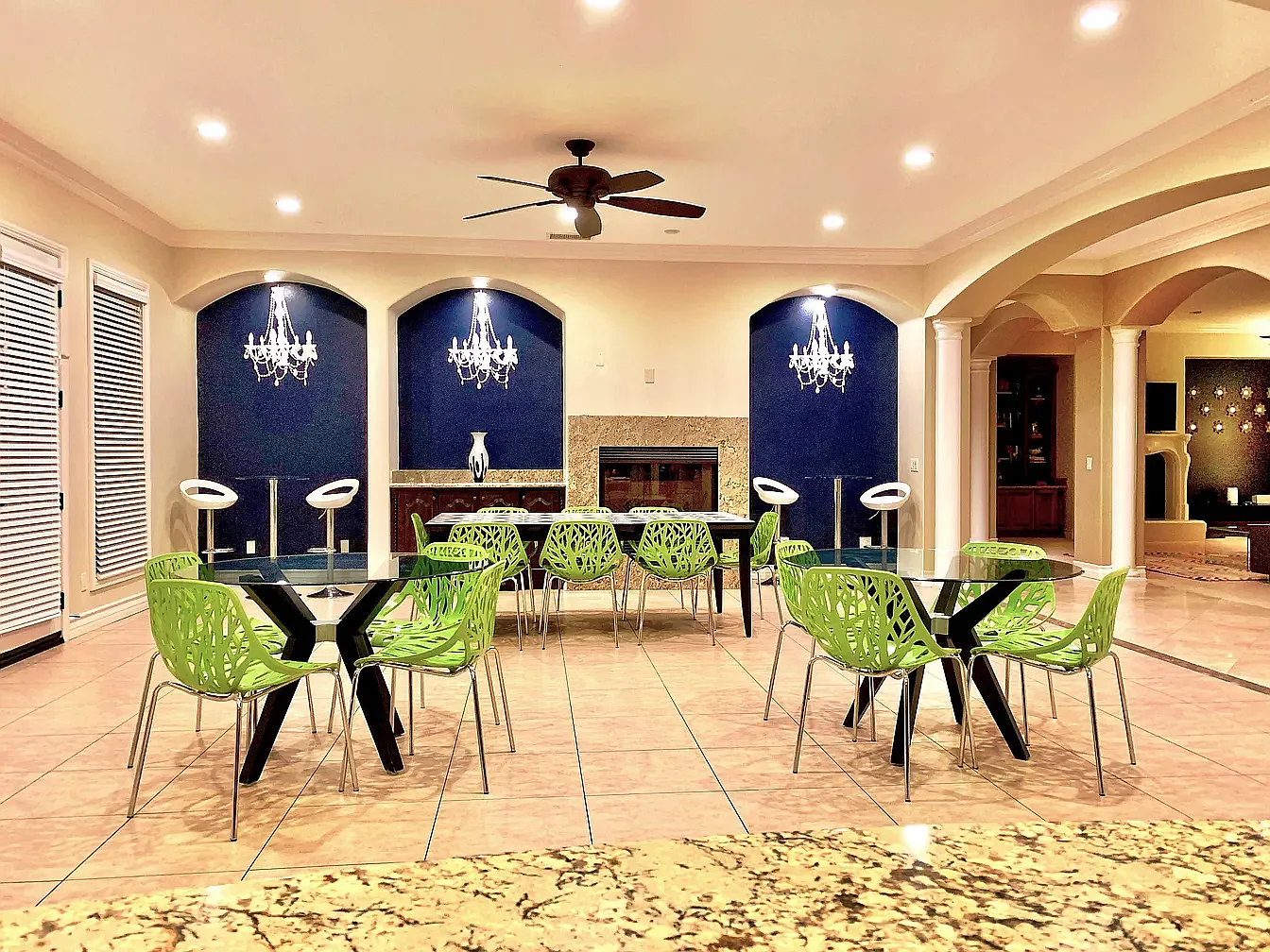 8 bed, 8860 sqft, $7,000 — Photo 3