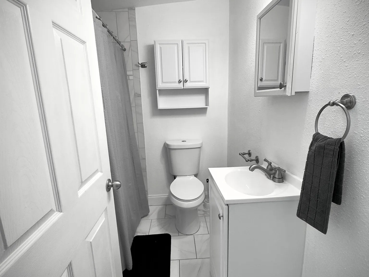 4 bed, 2.0 bath, 888 sqft, $728 — Photo 4