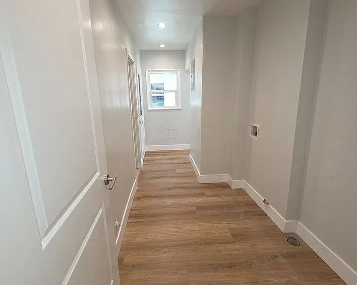 418 S Roxbury Dr — Photo 25