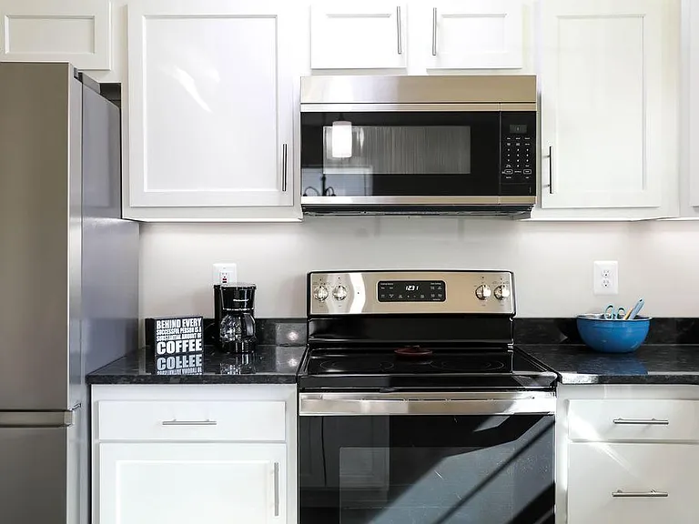 405 S Magnolia Ave — Photo 4