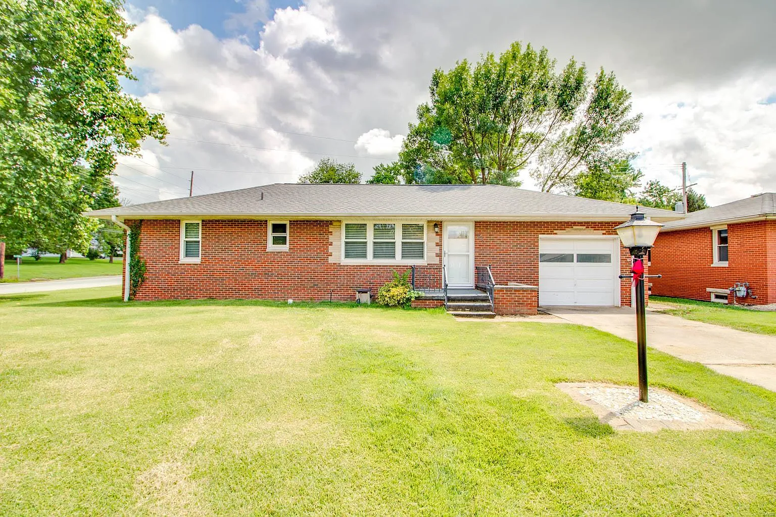 101 Loretta Ln photo 1