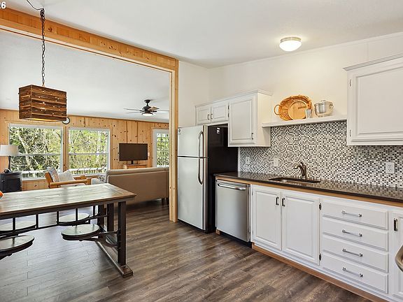 3rd image of 51 Foster Rd