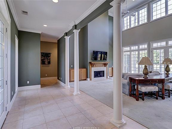 5th image of 34 Lenox Ln