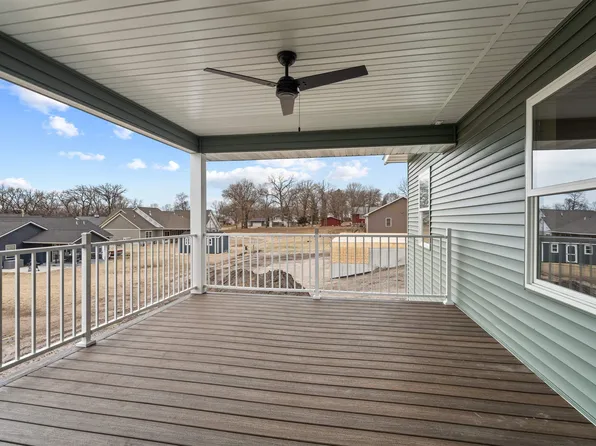 607 Charles St, Delhi, IA 52223