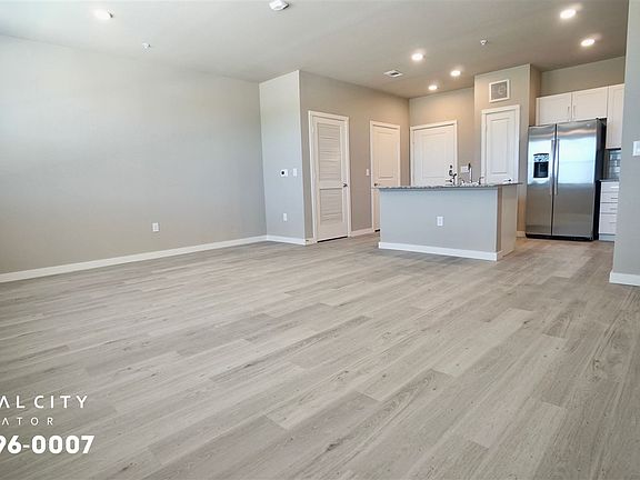Living:Dining Room 2