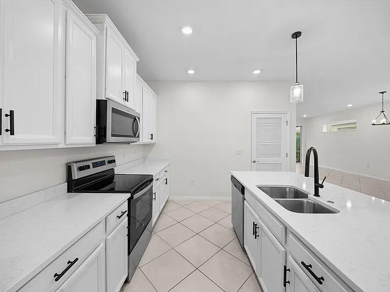 4177 Bloomfield St — Photo 5