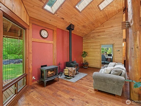 5th image of 17425 297th Avenue SE