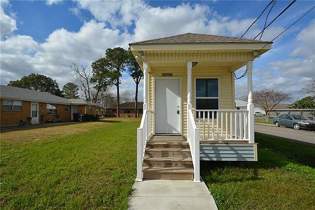 1st image of 520 Chalmette Ave