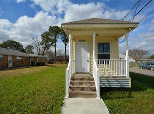 520 Chalmette Ave, Chalmette, LA 70043