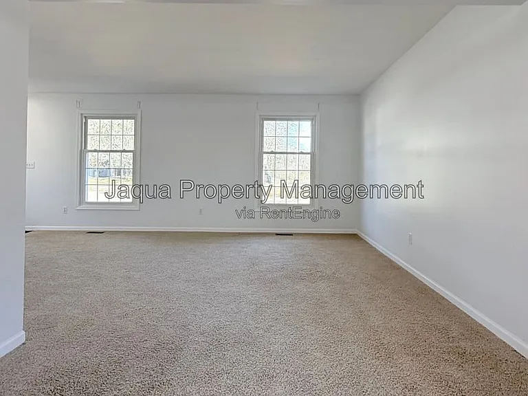2383 Quincy Ave — Photo 5