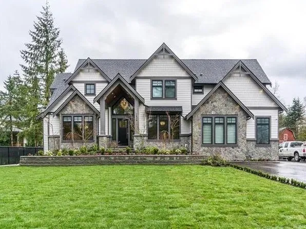7434 202a St, Langley, BC V2Y 1V4