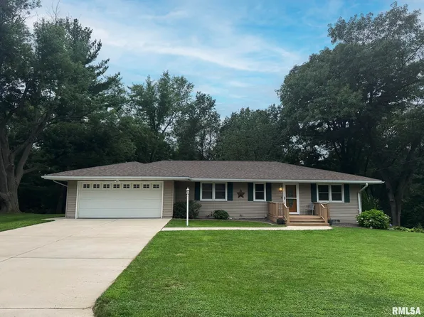 18 Holly Ln, Bartonville, IL 61607