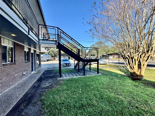 2201 N Grand Blvd APT 11, Pearland, TX 77581