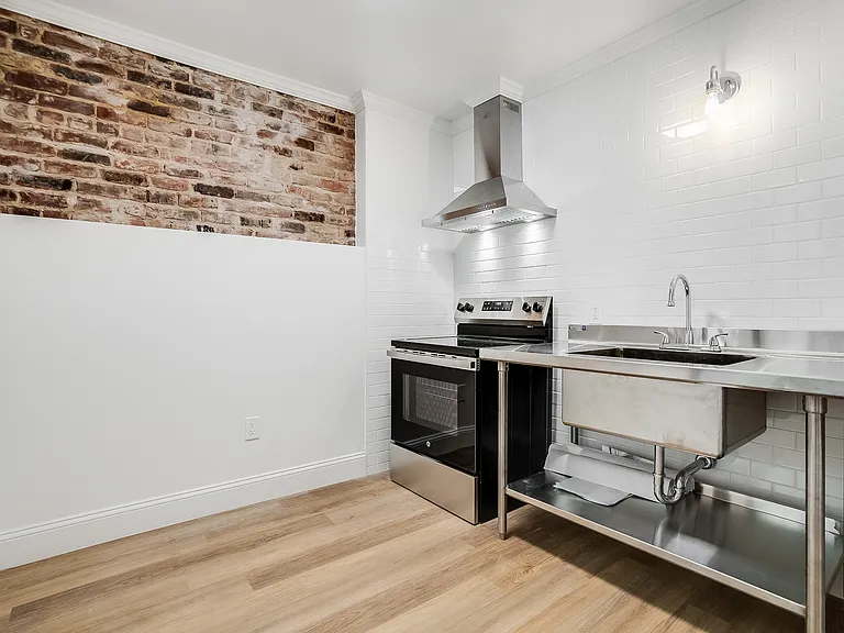 673 Broadway #15 — Photo 11