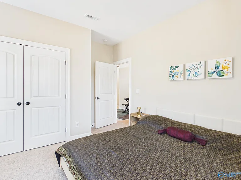 148 Kelso Blvd — Photo 33