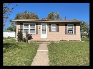 305 E 2nd St, Macon, MO 63552