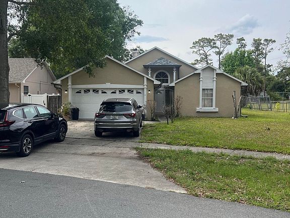 2nd image of 116 N Bristol Circle