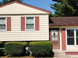 932 S 16th Ave, Freeport, IL 61032