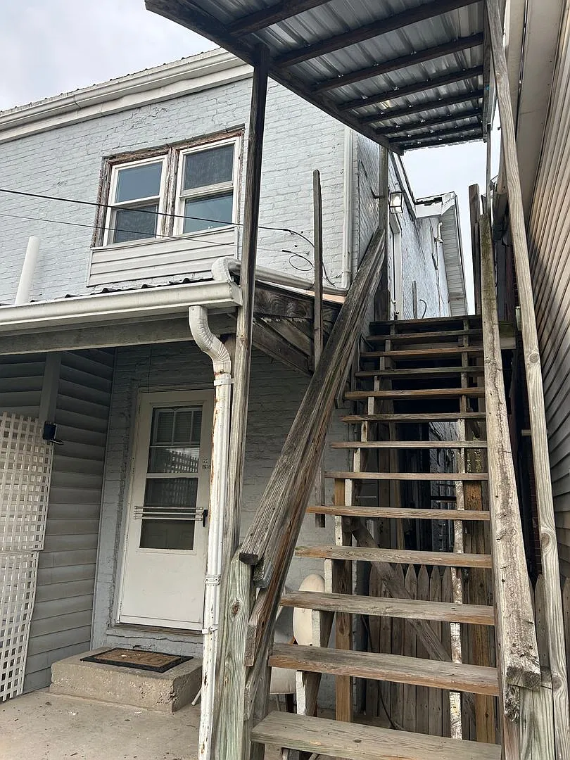 294 Lincoln Way West — Photo 2