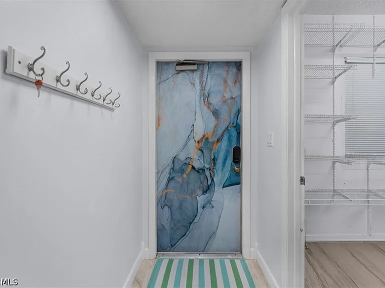 108 SE 47th St #102 — Photo 4