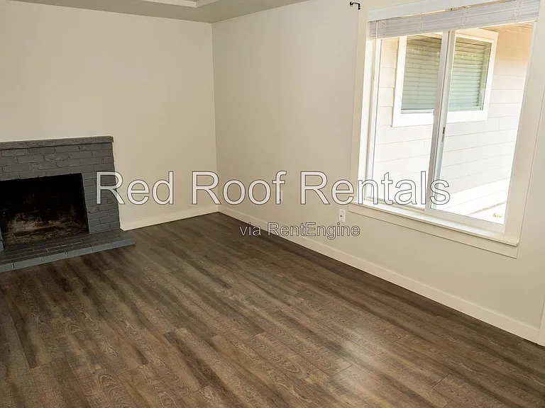 6726 S D St — Photo 8