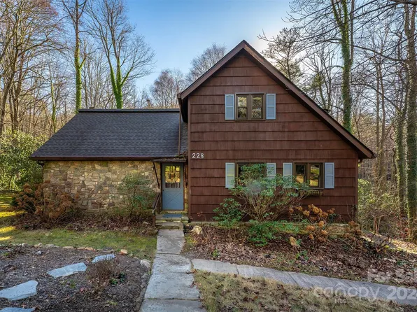 228 Pine Grove Rd, Black Mountain, NC 28711