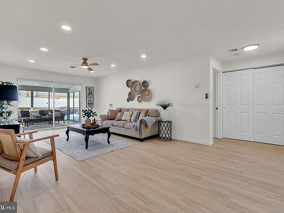 5th image of 165 C Belmar Rd