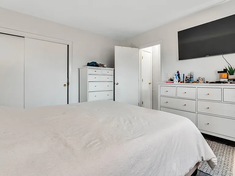 416 Belgrade Ave #6 — Photo 5