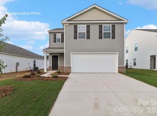 2083 10th St SE, Hickory, NC 28602