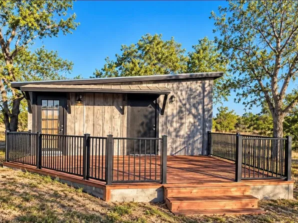326 County Road 156, Kenedy, TX 78119