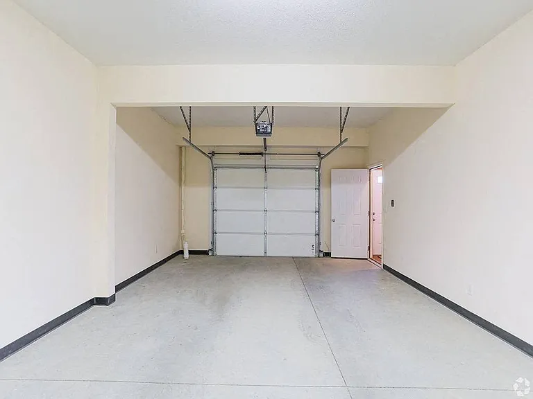 Highland Park Apartment Homes — Photo 14