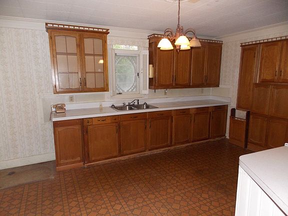 4th image of 115 Wilson St