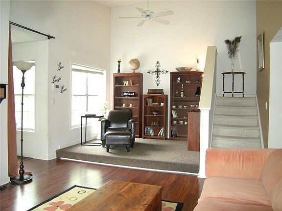 2nd image of 1308 Glenleaf Dr #1308