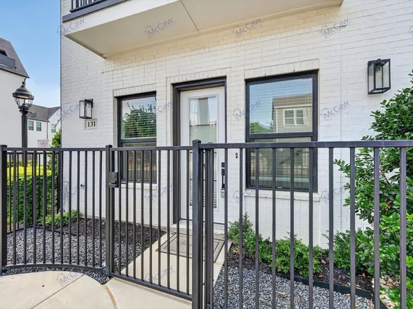 131 Thornton St, Arlington, TX 76013